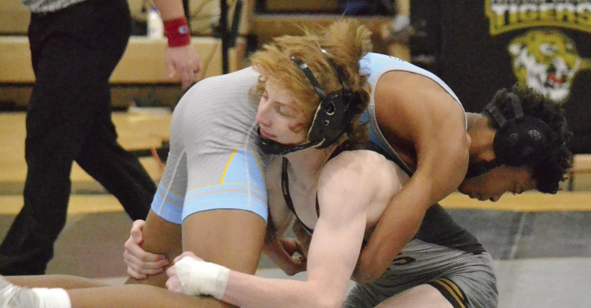 Collins takes 120 title at Platte County